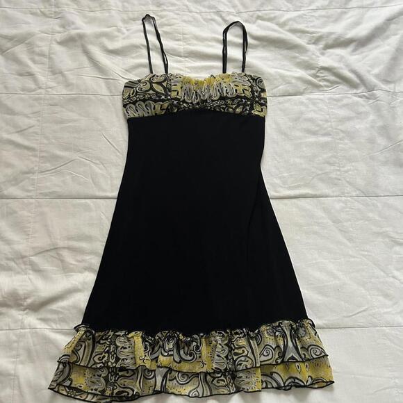 Dresses & Skirts - Y2K Dots yellow paisley ruffle blackmini dress with adjustable straps Size small